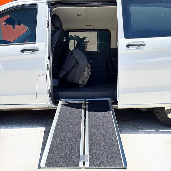 Single-Folding Aluminium Wheelchair Ramp 272kg Rated