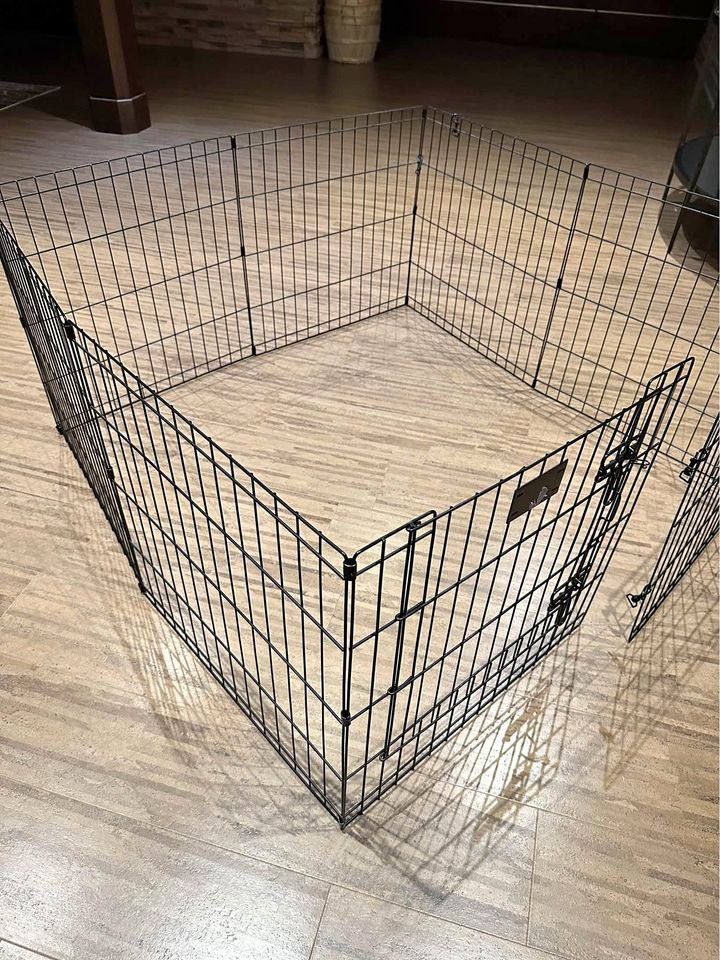 24""(H) X 24""(W)