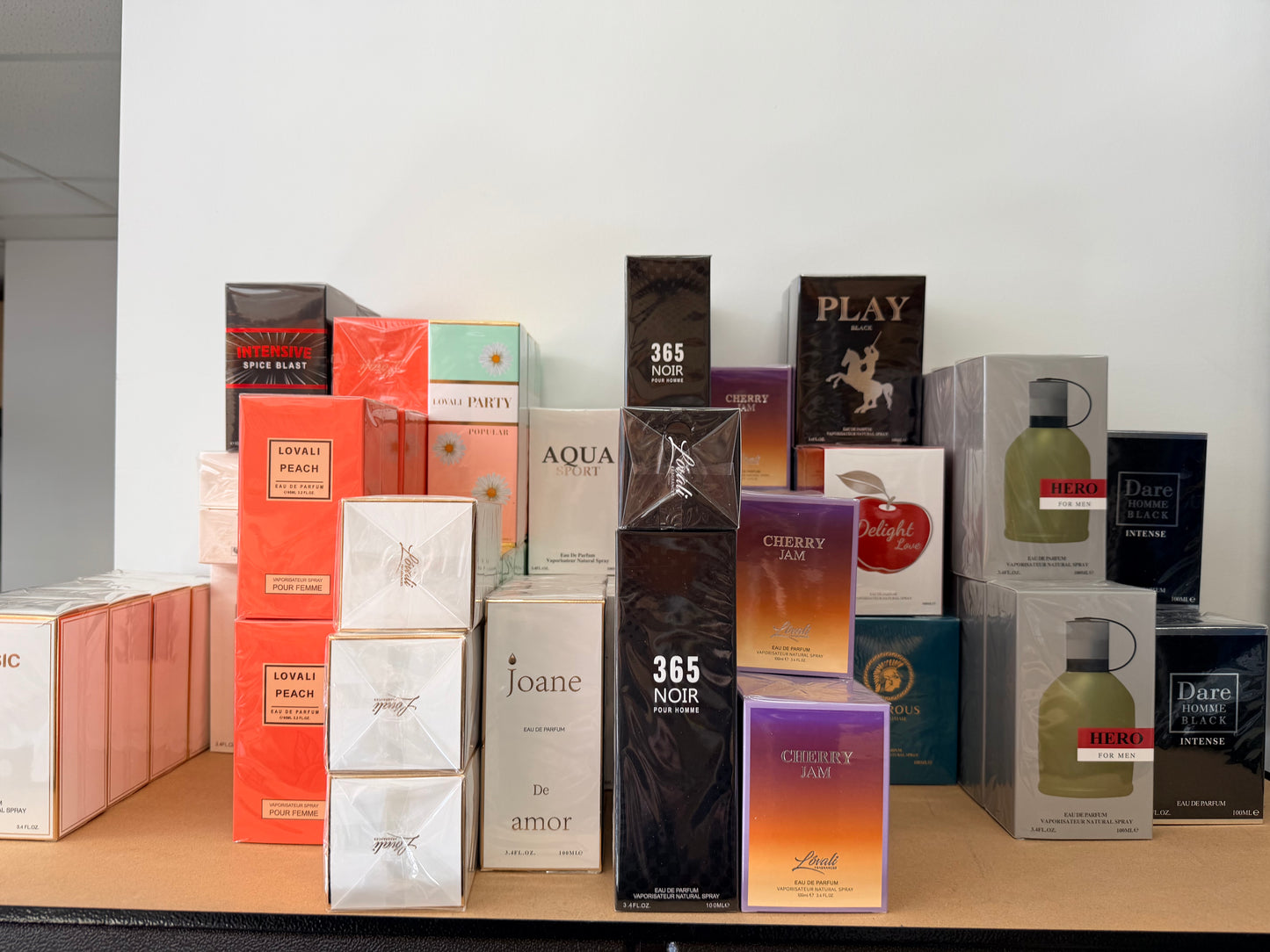 Men’s & Women’s Perfumes – Massive Selection in Stock
