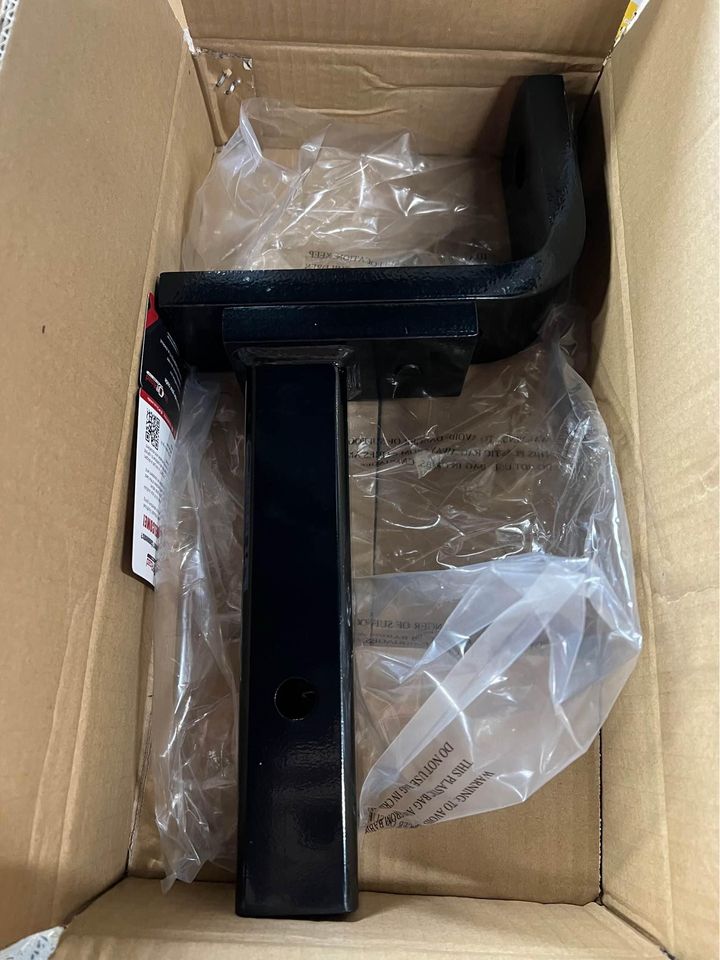 Drop down tow hitch