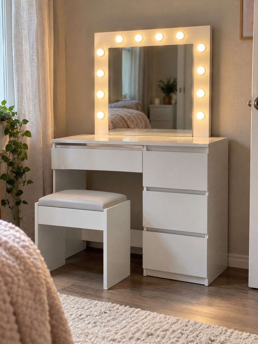 LED Vanity Dressing Table Set White 4 Drawers USB Lights Padded Stool - Brand New